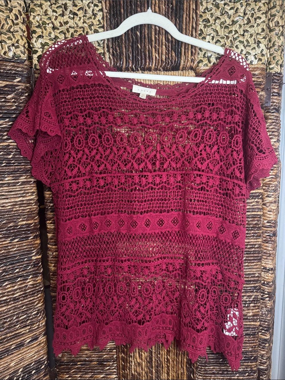Adiva Burgundy Crochet Lace Short Sleeve Tunic